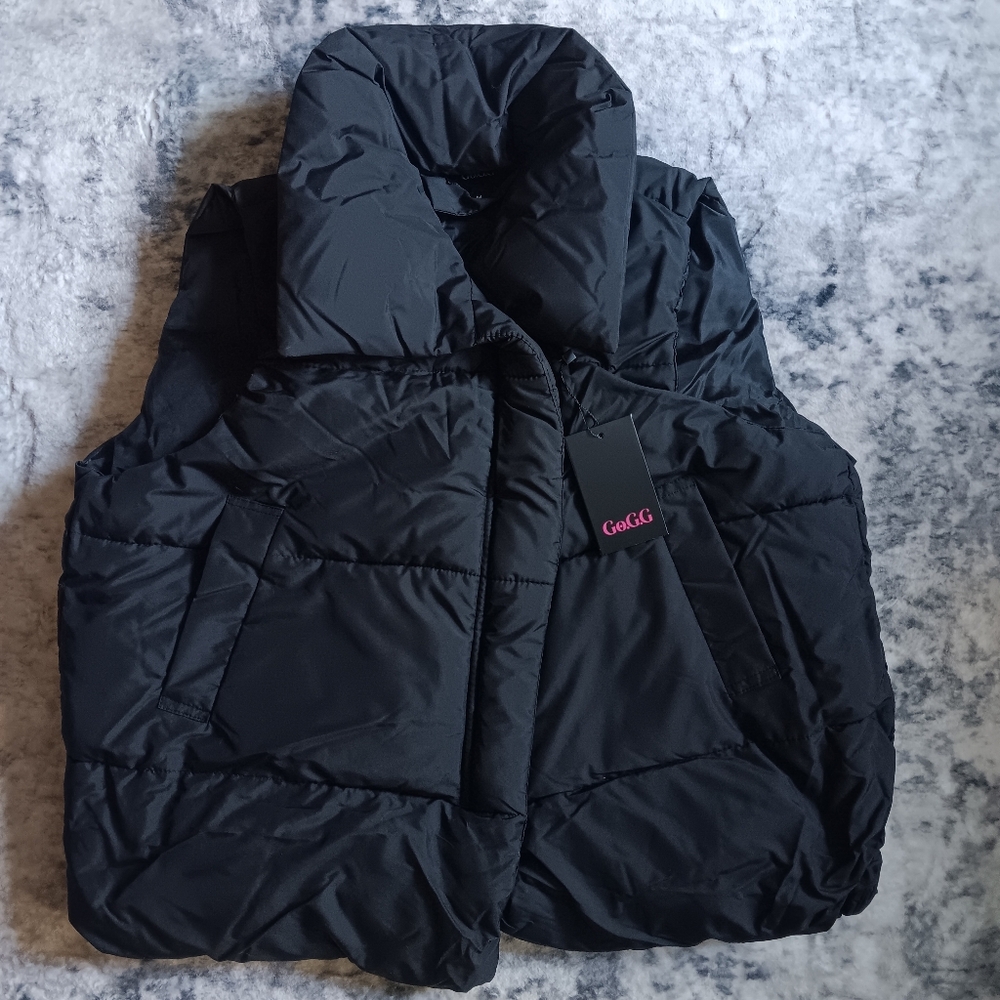 Go.G.G Puffer Vest Black NWT Medium clearance